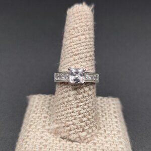 Size 8.5 Sterling Silver Square Cubic Zirconia Band Ring A6115
